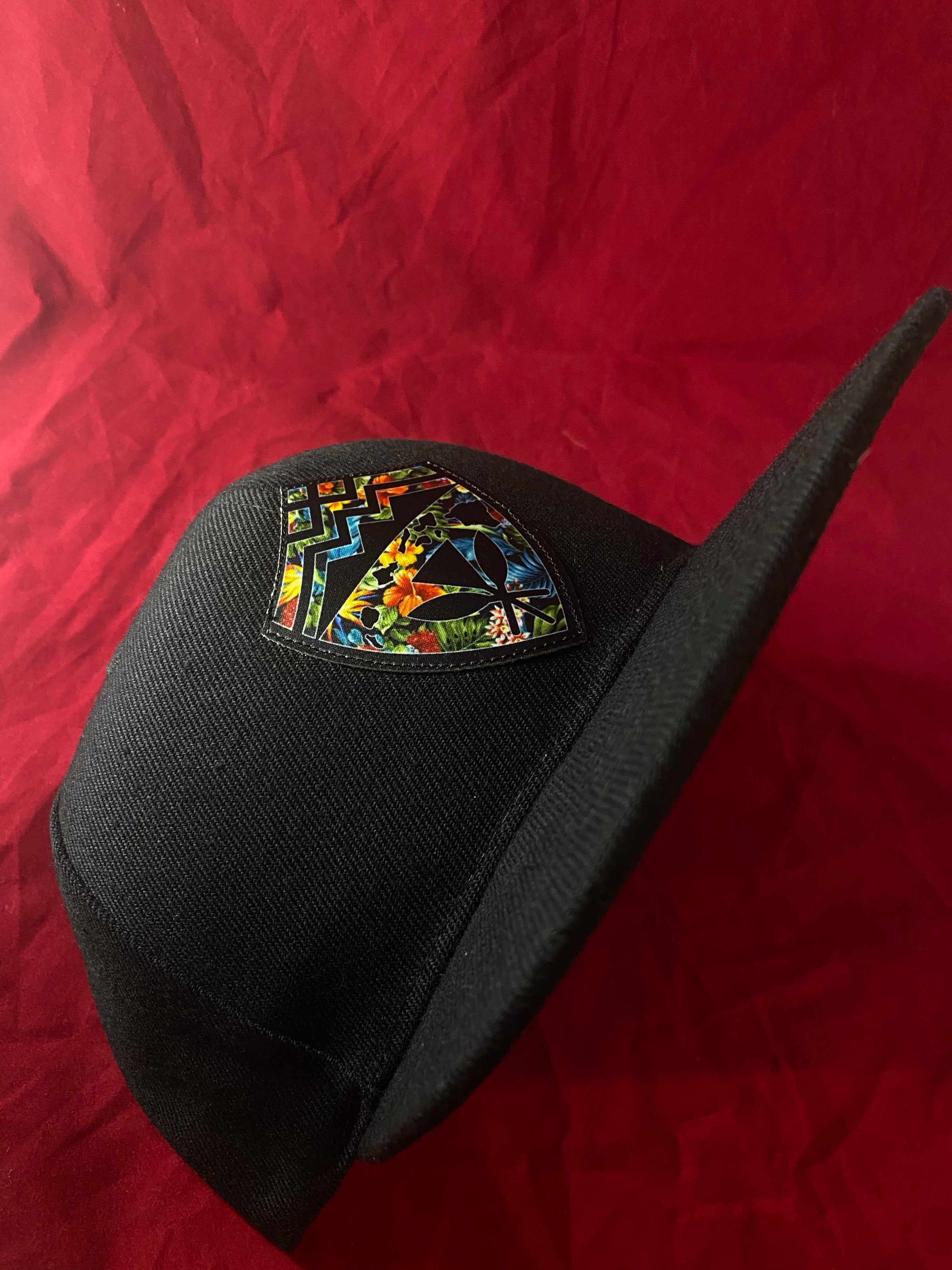 Hawaii Kanaka Shield Floral Black